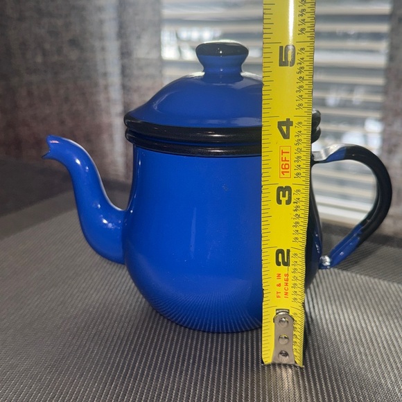 Vintage Enamelware Small Teapot/Creamer Royal Blue Enamel with Black Trim - Picture 8 of 8